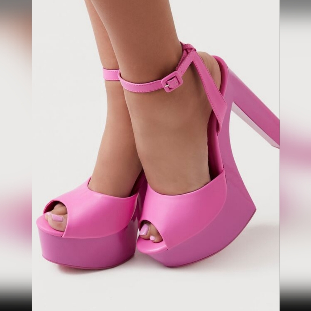 Pink dual leather pumps